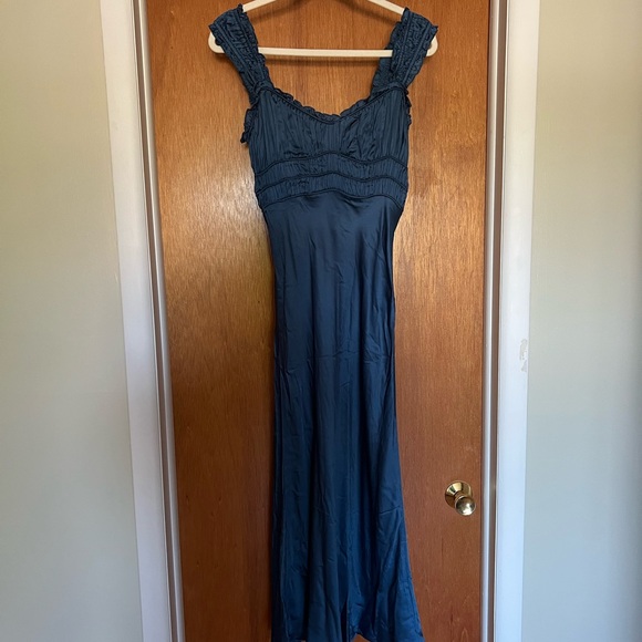 ASTR Enola Blue Midi Dress - Picture 3 of 3